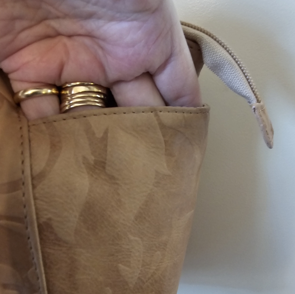 Valentina Tan Leather Tooled Shoulder Bag/Tote 🧡🩶 - Picture 6 of 15